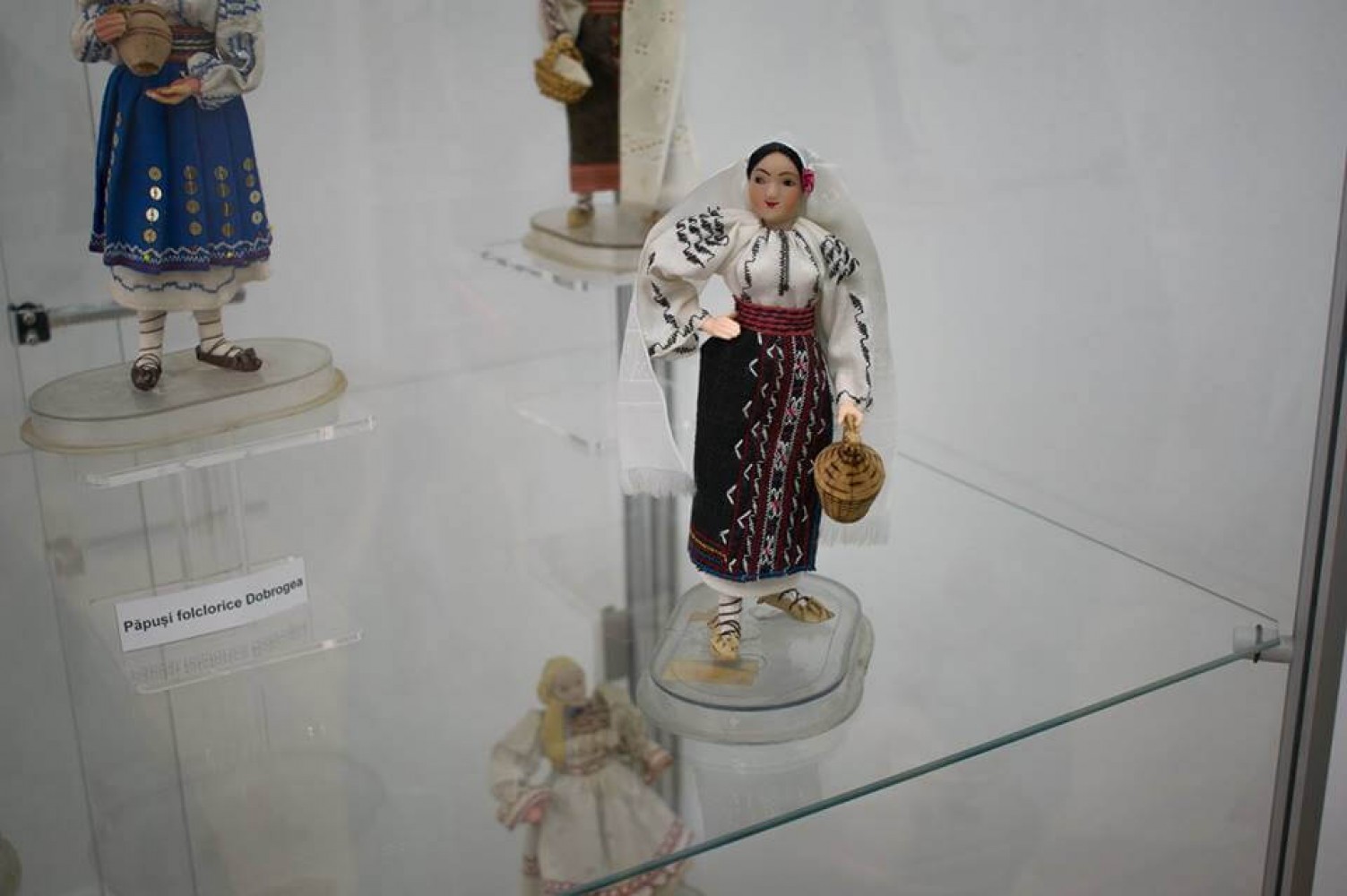 Muzeul Județean Olt - Păpuși folclorice Dobrogea