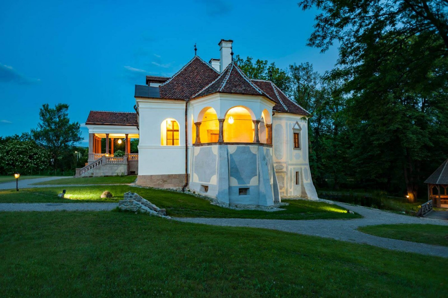Castelul Kálnoky Micloșoara - exterior