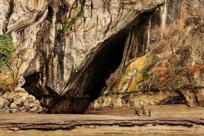 Peștera Ponicova