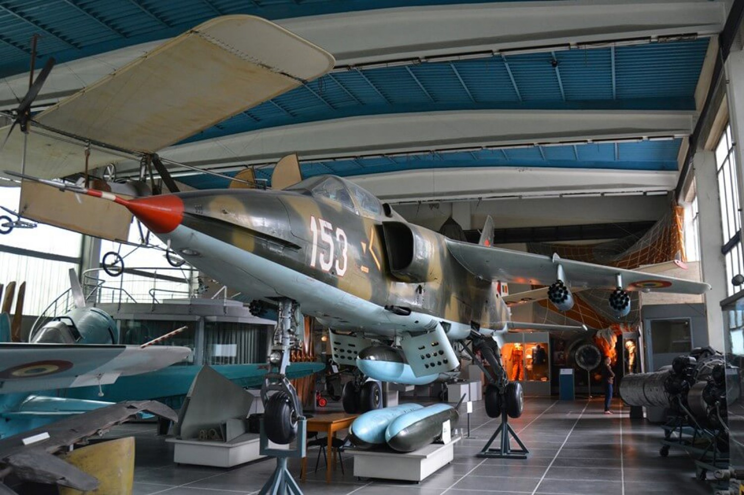 Muzeul Militar Național Ferdinand I - Avion de luptă românesc IAR-93A Vultur