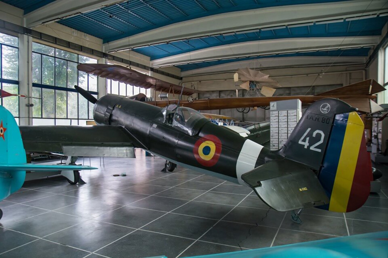Muzeul Militar Național Ferdinand I - Avion de luptă românesc IAR 80