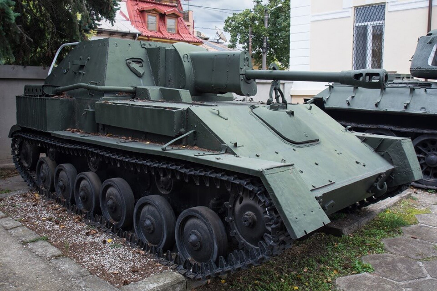 Muzeul Militar Național Ferdinand I - Tanc sovietic SU-76M