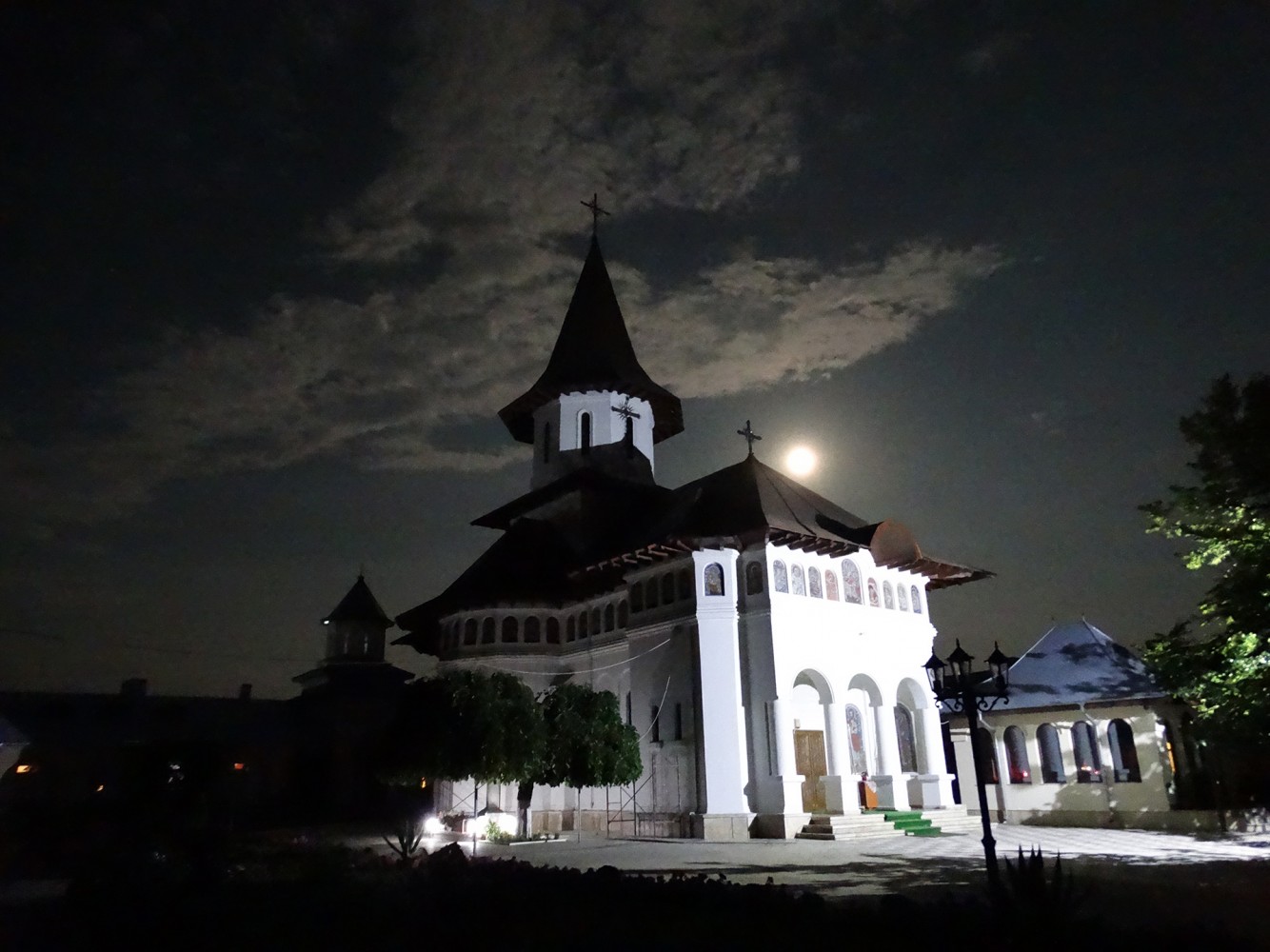 Mănăstirea Vladimirești - biserica