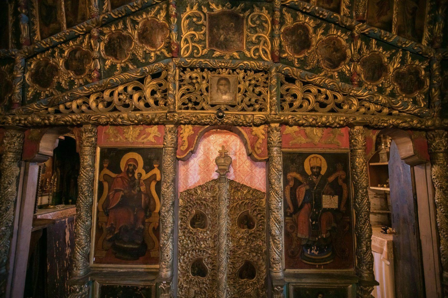 Mănăstirea Mălineşti - Iconostas biserica veche
