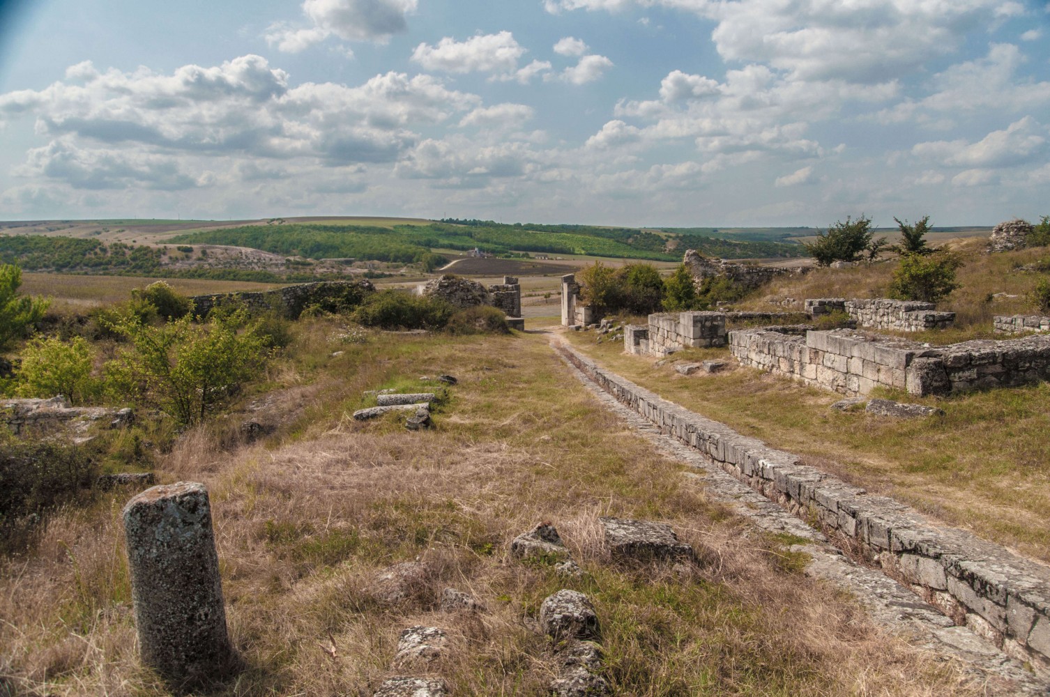 Complex muzeal Adamclisi - ruine cetatea Tropaeum Traiani