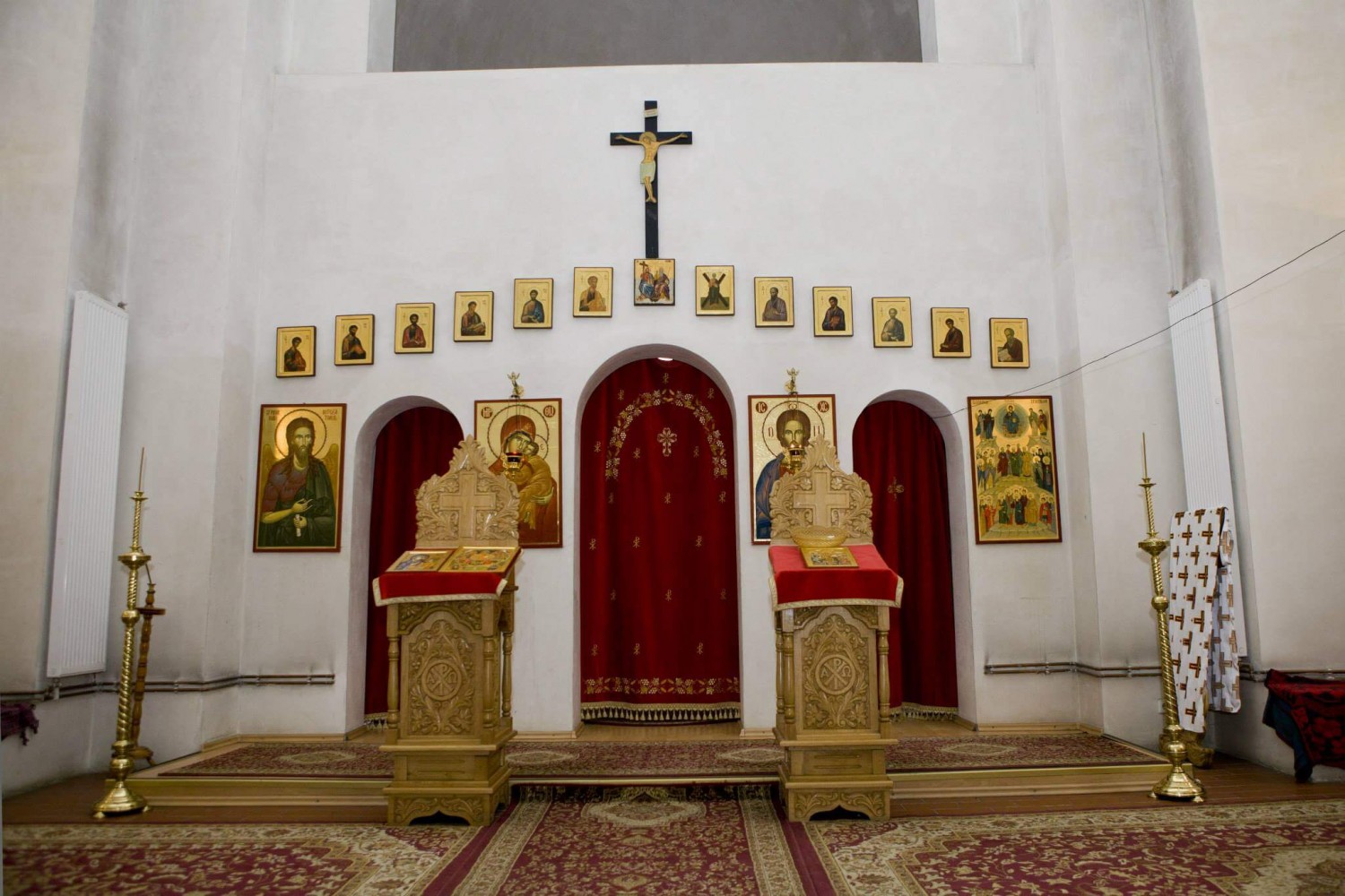 Mănăstirea Piatra Scrisă - altarul bisericii