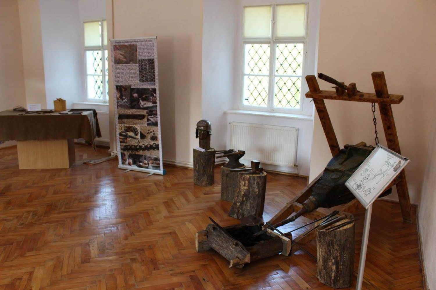 Muzeul de Istorie  Maramureș - atelier de cămăși de zale fier şi atelier fierărie
