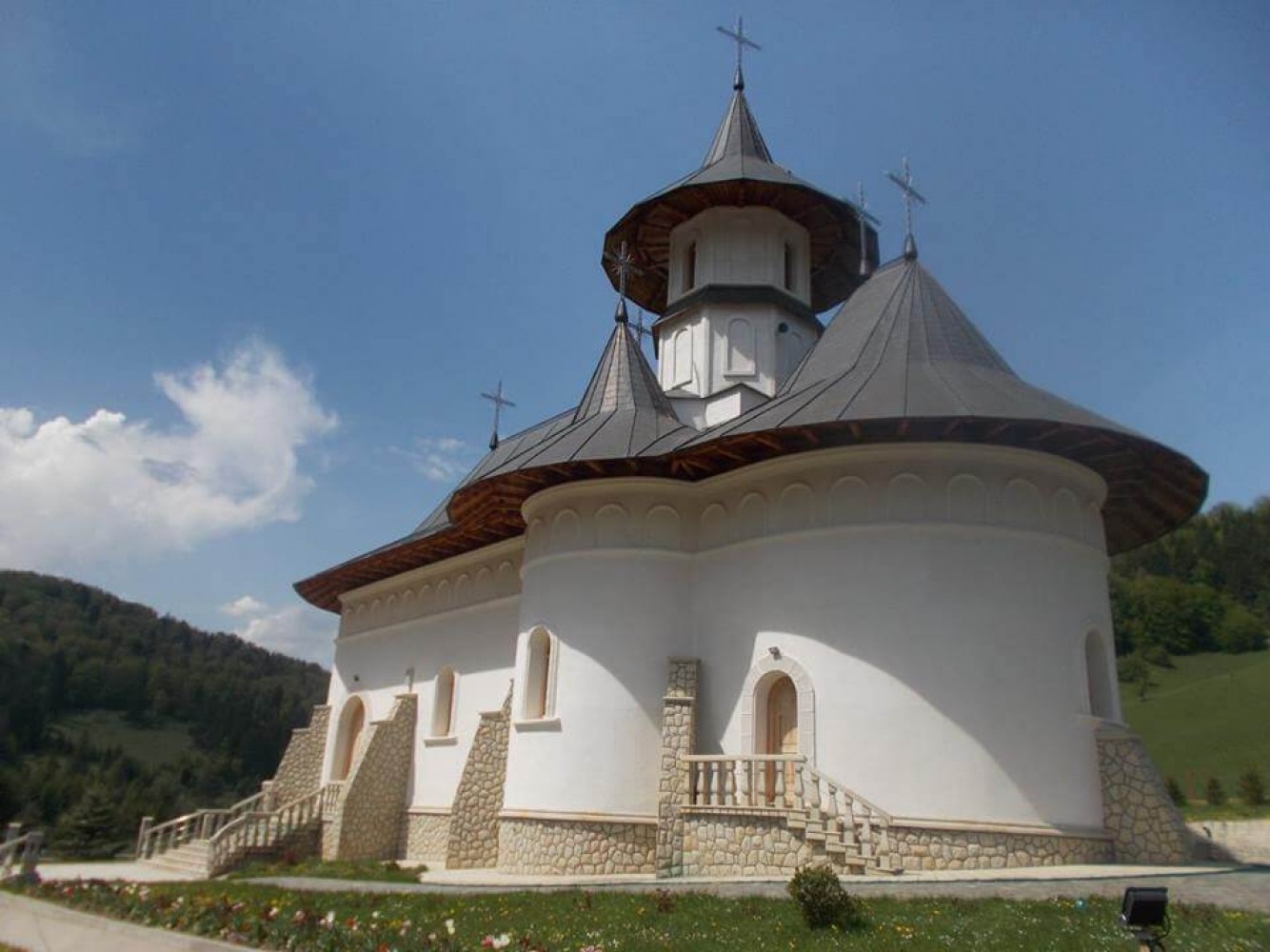 Mănăstirea Lepșa - Biserica nouă