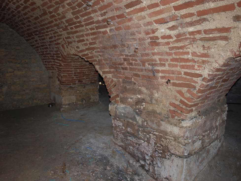 Catacombele de sub Palatul Culturii Iași