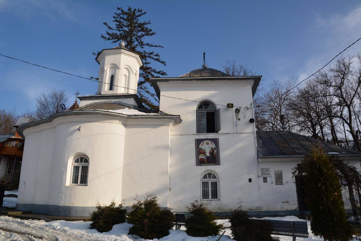 Mănăstirea Piatra Sfântă ( Tărâță )